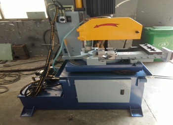 中思機械生產(chǎn)的MC350液壓切管機切管精度高效率快機頭內部配置了高效率蝸桿